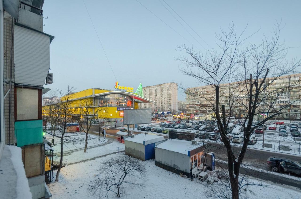 Kvartirkoff Na Obolonskiy Prospekt 7 Kyiv Exterior photo